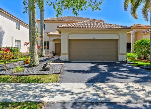 Property at 1916 Aspen Ln, Weston, FL 33327, 4 beds, 2.5 baths