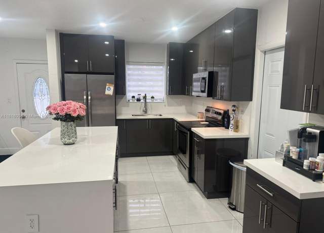 Property at 17825 NW 8th Pl, Miami Gardens, FL 33169, 3 beds, 2 baths