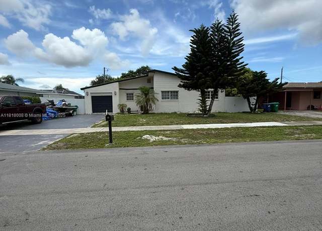 Property at 17825 NW 8th Pl, Miami Gardens, FL 33169, 3 beds, 2 baths