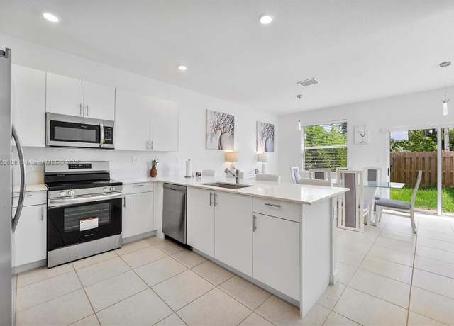 Property at 29269 SW 162nd Ct, Homestead, FL 33033, 3 beds, 2.5 baths