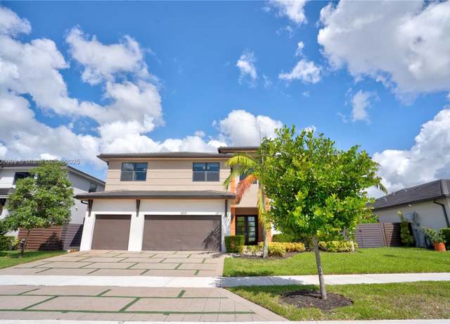 Property at 9015 NW 161st Ter, Miami Lakes, FL 33018, 5 beds, 4.5 baths