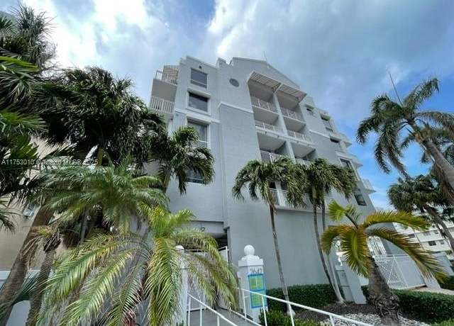 Property at 2642 Collins Ave #506, Miami Beach, FL 33140, 2 beds, 2 baths