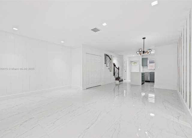 Property at 450 SE 7th St #214, Dania Beach, FL 33004, 2 beds, 1.5 baths