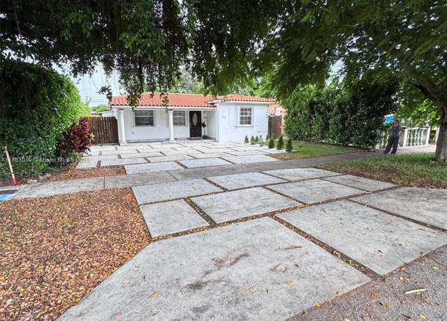 Property at 3911 SW 61st Ave, Miami, FL 33155, 3 beds, 1 bath