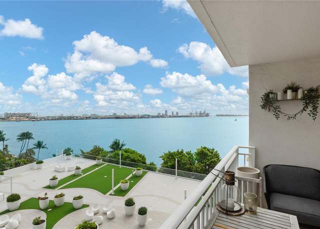 Property at 770 Claughton Island Dr #711, Miami, FL 33131, 1 bed, 1 bath