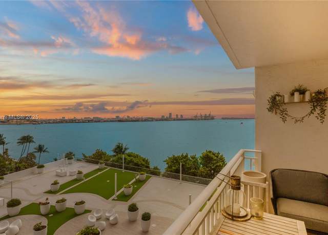 Property at 770 Claughton Island Dr #711, Miami, FL 33131, 1 bed, 1 bath