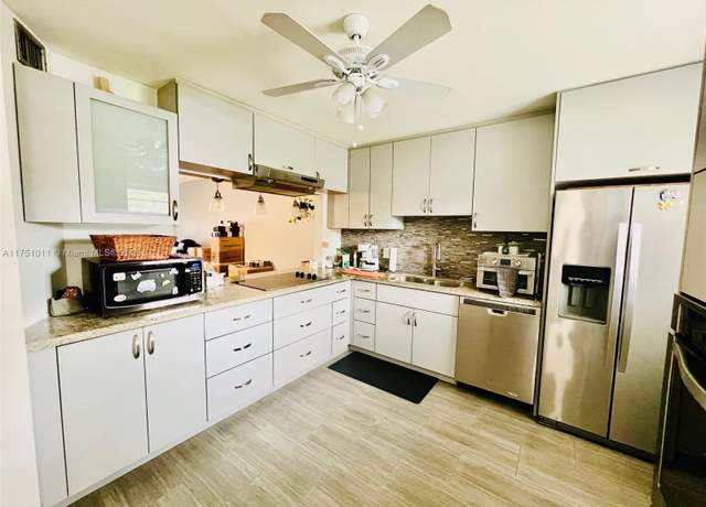 Property at 200 Berkley Rd #124, Hollywood, FL 33024, 2 beds, 2 baths