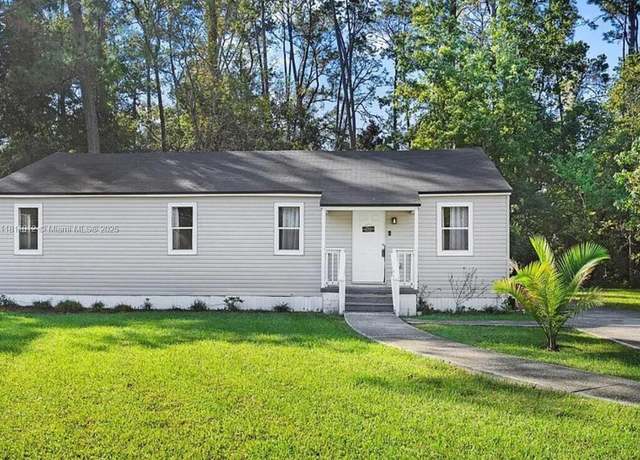 Property at 5320 Tequesta Ct, Jacksonville, FL 32244, 4 beds, 2 baths
