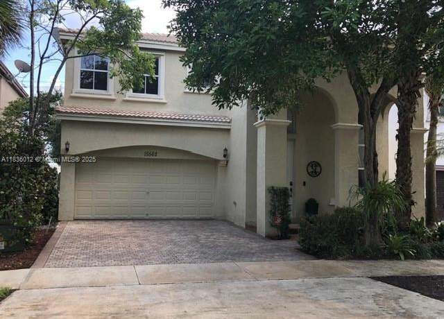 Property at 15562 SW 54th Ct, Miramar, FL 33027, 4 beds, 2.5 baths