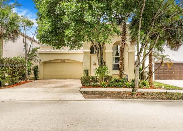 Property at 15562 SW 54th Ct, Miramar, FL 33027, 4 beds, 2.5 baths