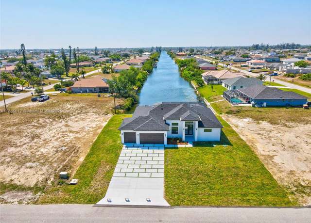 Property at 106 NE 23rd St, FL 33909, 4 beds, 3 baths