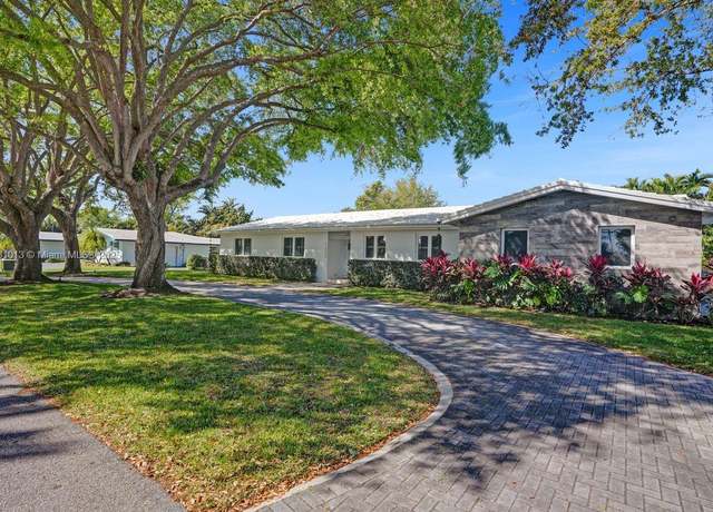 Property at 13800 SW 72nd Ct, Palmetto Bay, FL 33158, 5 beds, 3.5 baths