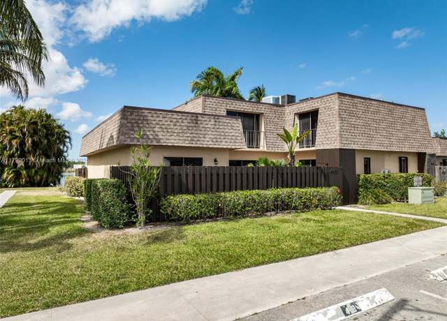 Property at 4102 Waterview Cir, Palm Springs, FL 33461, 3 beds, 2.5 baths