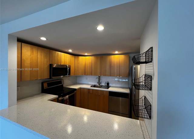 Property at 1401 S Federal Hwy #112, Boca Raton, FL 33432, 2 beds, 2 baths