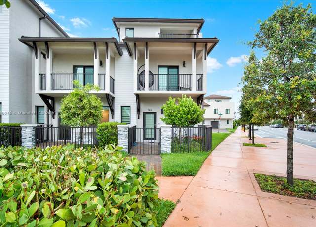 Property at 4413 NW 83rd Path, Doral, FL 33166, 4 beds, 3 baths
