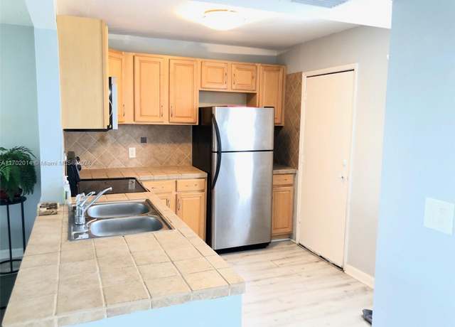 Property at 18900 NE 14th Ave Unit D204, Miami, FL 33179, 1 bed, 1 bath