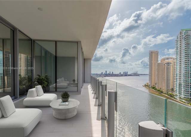 Property at 300 Biscayne Boulevard Way #1704, Miami, FL 33131, 4 beds, 5.5 baths