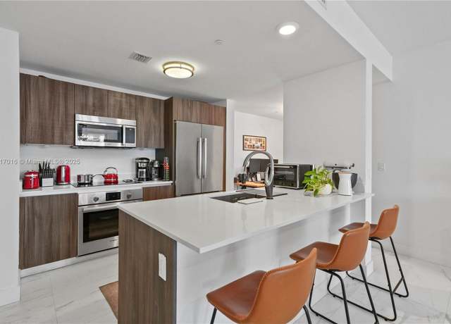 Property at 488 NE 18th St #4009, Miami, FL 33132, 2 beds, 3 baths