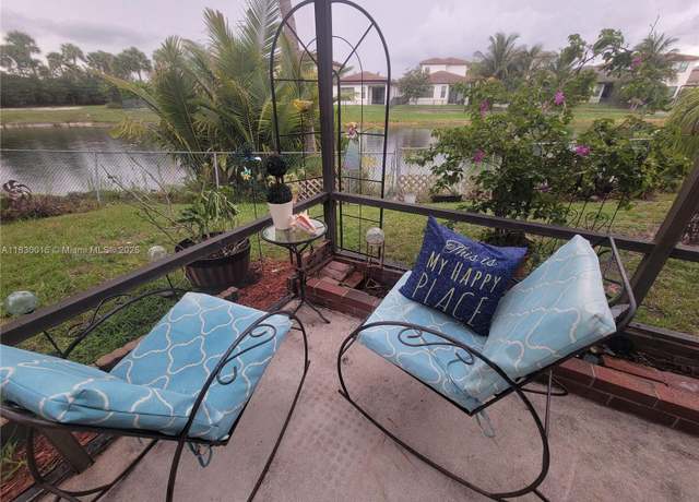 Property at 810 SW 113th Ter, Pembroke Pines, FL 33025, 3 beds, 2 baths