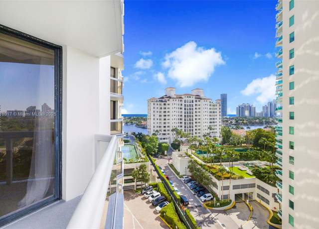 Property at 20185 E Country Club Dr #1004, Aventura, FL 33180, 2 beds, 2 baths