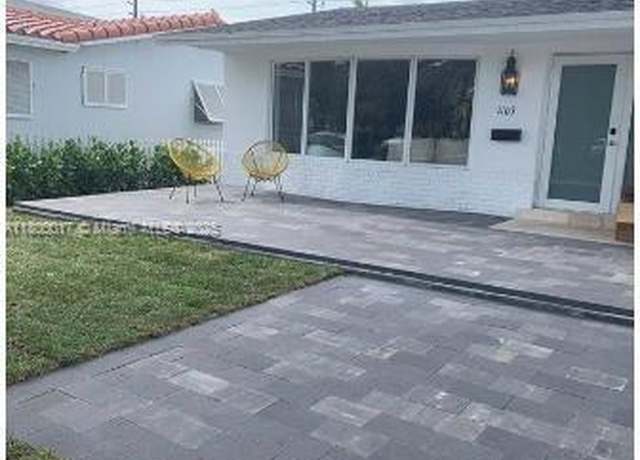 Property at 1103 Washington St, Hollywood, FL 33019, 3 beds, 2 baths