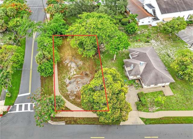 Property at 118 SW 8th Ct, Deerfield Beach, FL 33441