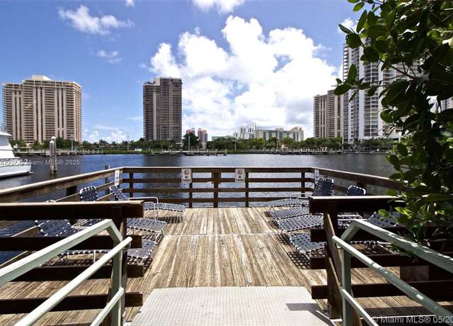 Property at 19655 E Country Club Dr #6108, Aventura, FL 33180, 2 beds, 2 baths