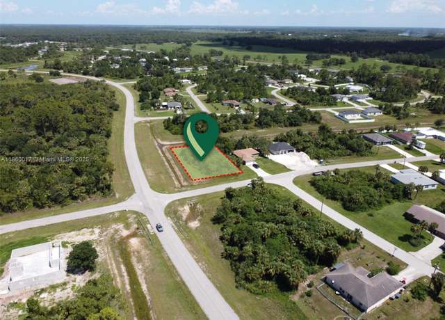 Property at 5001 S Peachtree Cir, La Belle, FL 33974