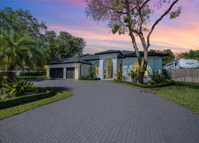 Property at 18500 SW 78th Pl, Cutler Bay, FL 33157, 5 beds, 3 baths