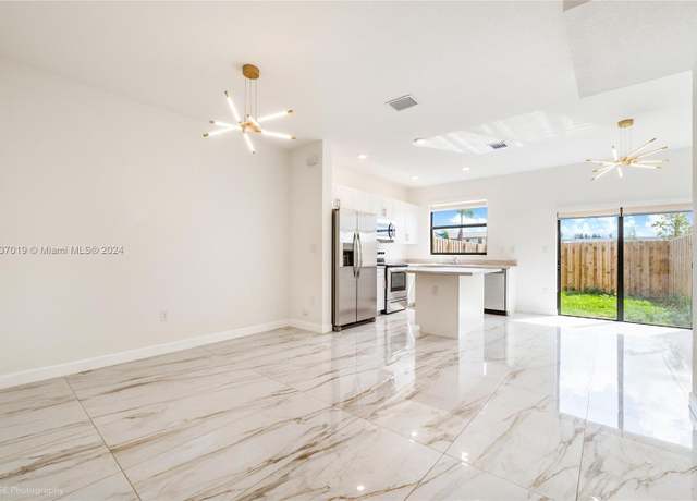 Property at 28725 SW 133rd Ct #28725, Homestead, FL 33033, 3 beds, 3 baths