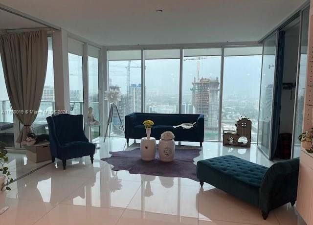 Property at 1040 Biscayne Blvd #2607, Miami, FL 33132, 2 beds, 2.5 baths