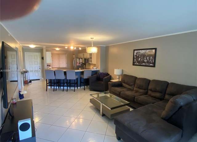 Property at 2205 S Cypress Bend Dr #302, Pompano Beach, FL 33069, 2 beds, 2 baths