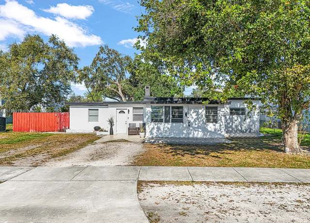 Property at 6109 Garfield St, Hollywood, FL 33024, 5 beds, 3.5 baths