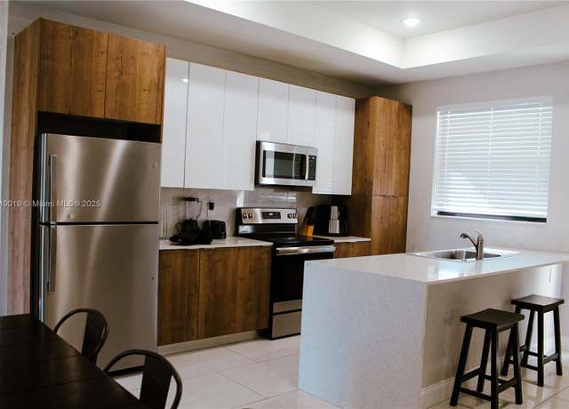 Property at 2915 65th St. West, Lehigh Acres, FL 33971, 5 beds, 3 baths