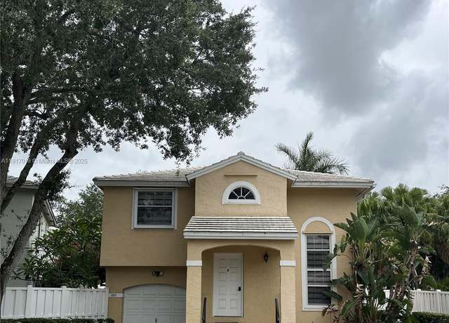Property at 9825 NW 2nd Ct, Plantation, FL 33324, 3 beds, 2.5 baths