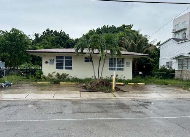 Property at 800 NE 85 St, Miami, FL 33138, 5 beds, 4 baths