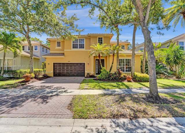 Property at 4470 E Seneca Ave, Weston, FL 33332, 5 beds, 4 baths