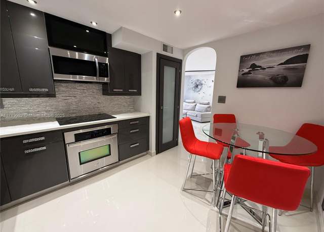 Property at 3161 S Ocean Dr #208, Hallandale Beach, FL 33009, 2 beds, 2 baths
