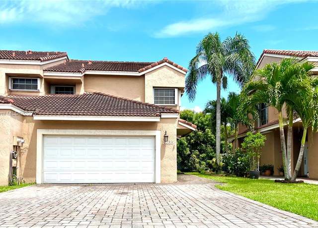 Property at 19135 NW 82nd Cir Ct Unit 23R, Hialeah, FL 33015, 3 beds, 2.5 baths