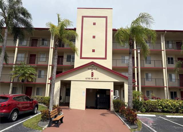 Property at 12755 SW 16th Ct Unit 211B, Pembroke Pines, FL 33027, 2 beds, 1.5 baths