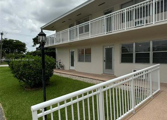Property at 18 Hastings B #18, West Palm Beach, FL 33417, 1 bed, 1.5 baths