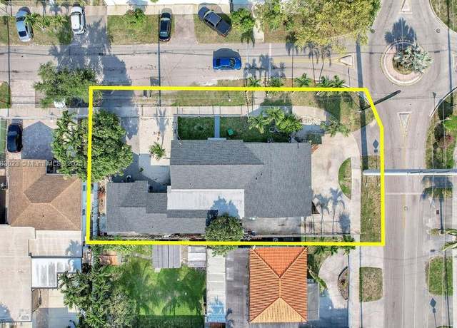 Property at 6501 SW 4th St, Miami, FL 33144, 12 beds, 6 baths