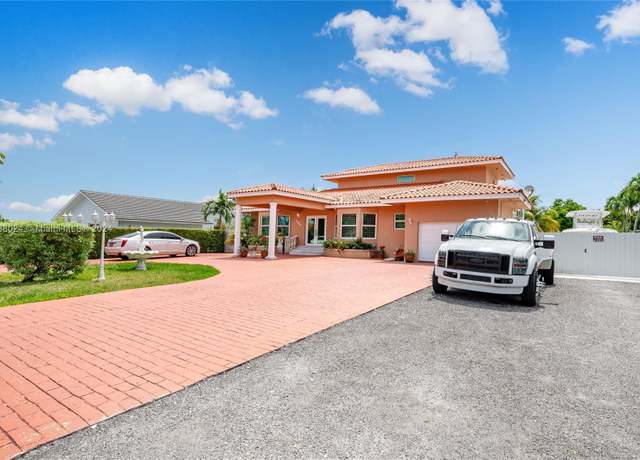 Property at 13926 SW 14th St, Miami, FL 33184, 4 beds, 5 baths