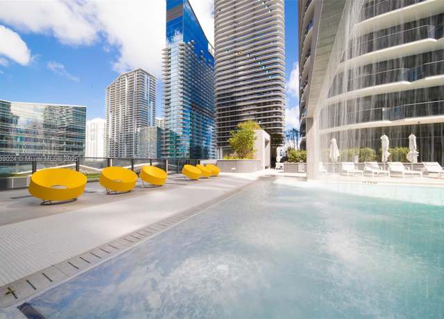 Property at 55 SW 9th St #2509, Miami, FL 33130, 1 bed, 1.5 baths
