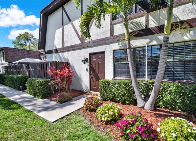 Property at 130 Weybridge Cir Unit C, Royal Palm Beach, FL 33411, 3 beds, 2.5 baths