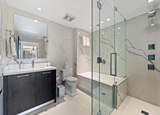 Property at 500 Brickell Ave #2203, Miami, FL 33131, 1 bed, 1 bath
