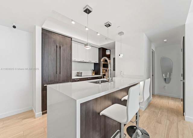 Property at 500 Brickell Ave #2203, Miami, FL 33131, 1 bed, 1 bath
