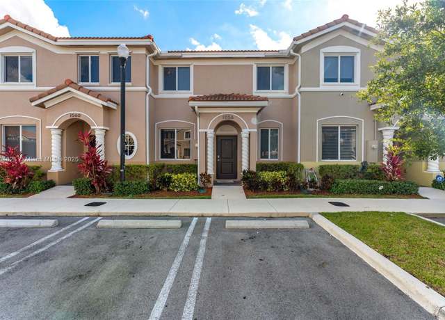 Property at 1056 SE 24th Ave, Homestead, FL 33035, 3 beds, 2.5 baths