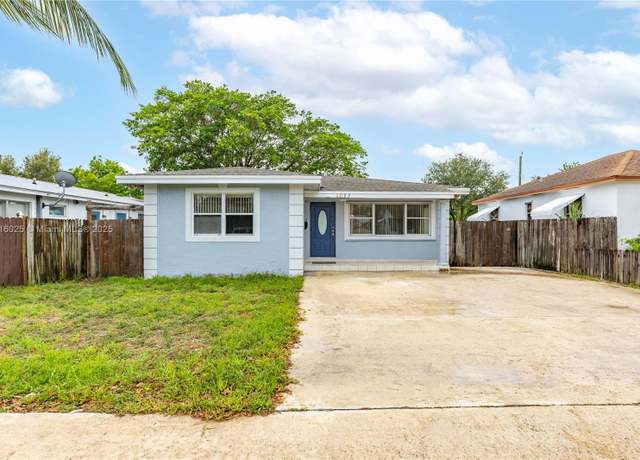 Property at 1023 N F St, Lake Worth, FL 33460, 3 beds, 2 baths