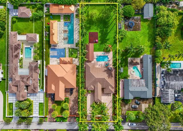 Property at 3601 SW 129th Ave, Miami, FL 33175, 5 beds, 4 baths